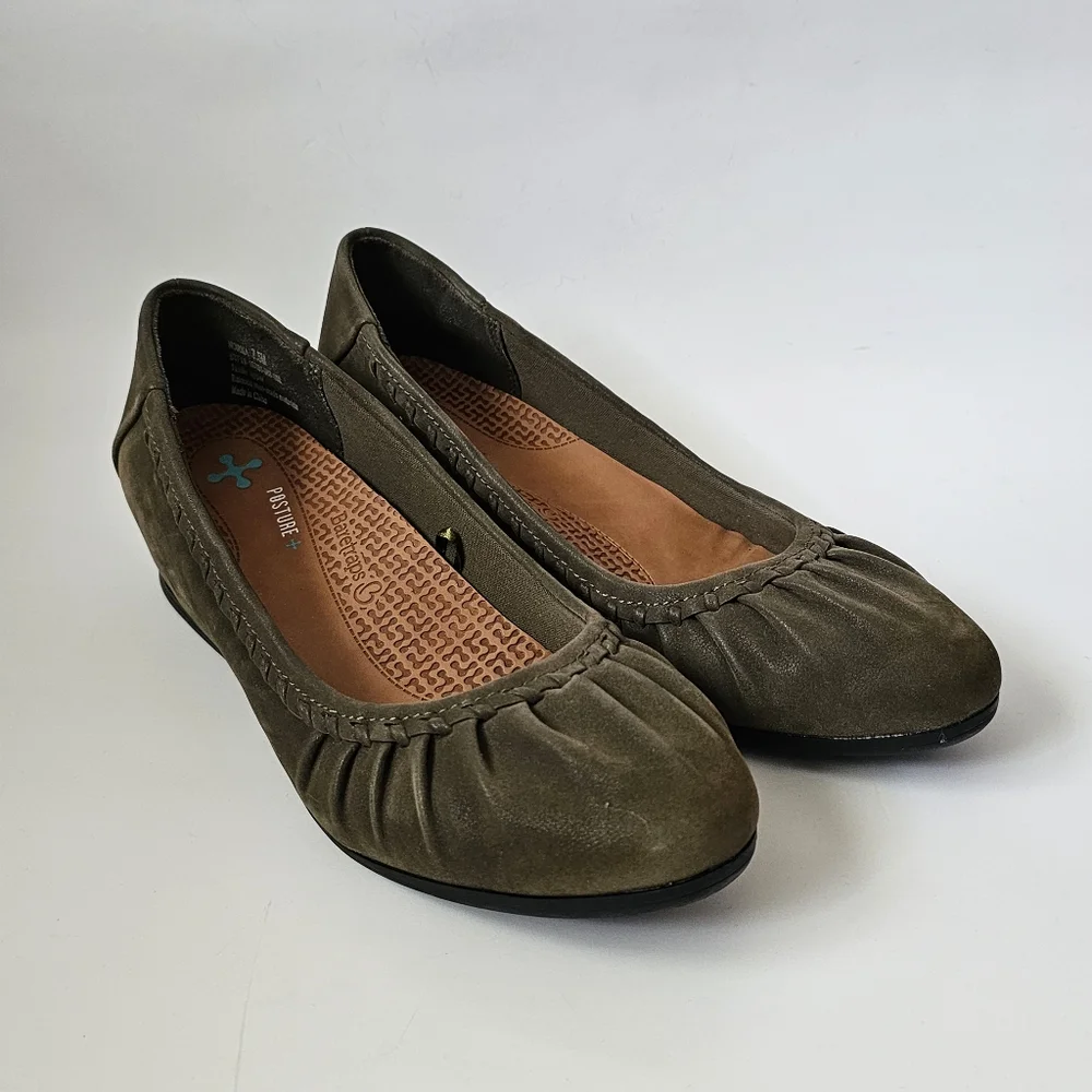 Baretraps Norma Olive Suede Whipstich Detail Hidden Wedge Heels Size 7½